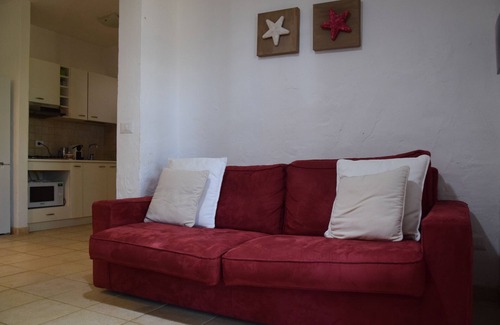 Capitana House | House with garden by the sea.
