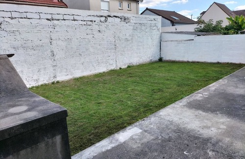 Bezons House | House with garden and parking 15 minutes from Champs Elysées