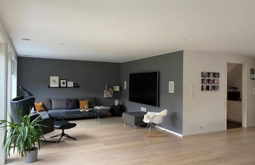 Forus House | House with garden close to beach