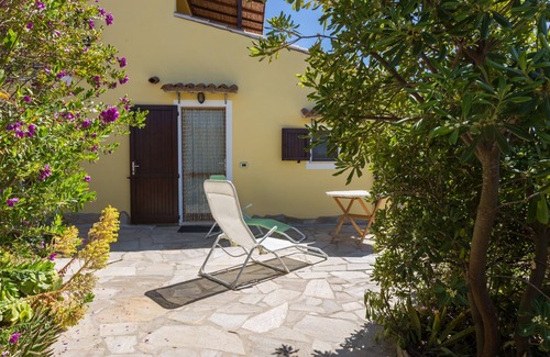Arbus House | House with garden overlooking the sea