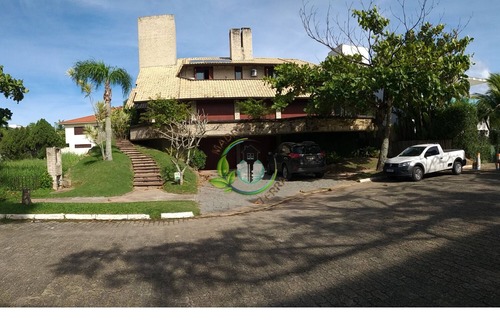 Jurere Internacional House | HOUSE WITH HEATED POOL 50M FROM THE SEA