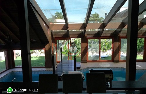 Jurere Internacional House | HOUSE WITH HEATED POOL 50M FROM THE SEA