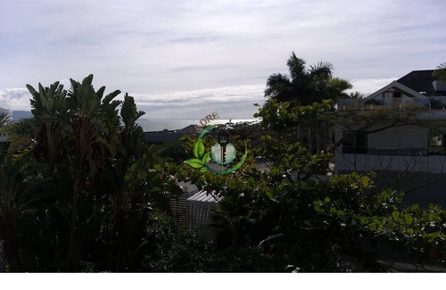 Jurere Internacional House | HOUSE WITH HEATED POOL 50M FROM THE SEA