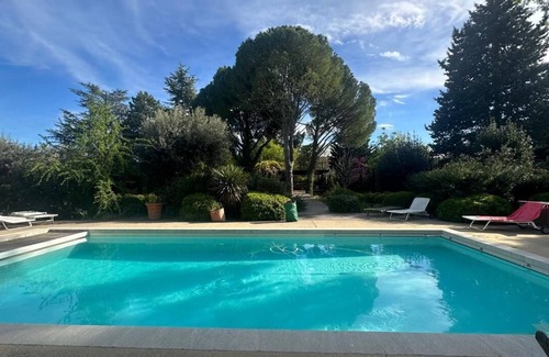 Caderousse House | House with heated pool, jacuzzi and sauna 28p