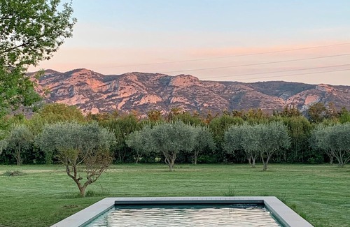 Robion House | House with heated swimming pool and breathtaking views of the Luberon