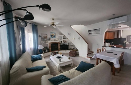 Les Tres Cales Ski Chalet | House with large private pool Ametlla de Mar