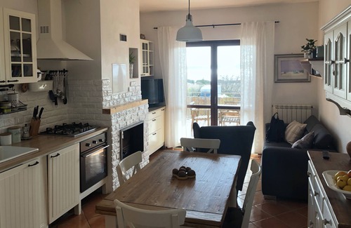 Lake Bracciano Villa | House with large terrace, garden and wonderful view on the lake