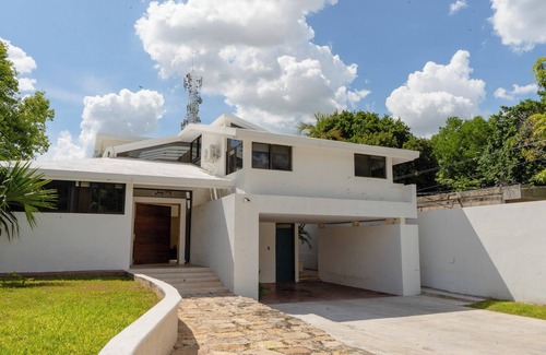 Merida Municipality House | House with Large Pool, Ideal for Exploring Merida and Surroundings