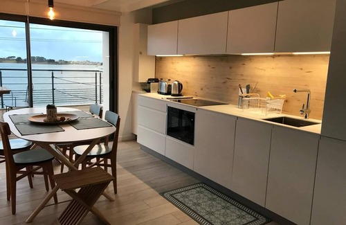 Landeda Ski Chalet | House with large terrace and sea view