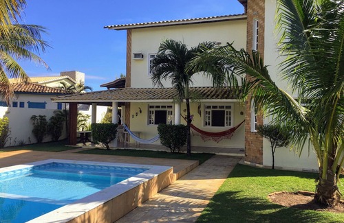 Flamengo House | House with pool, 100m from the beach, in a gated community! ideal for families!