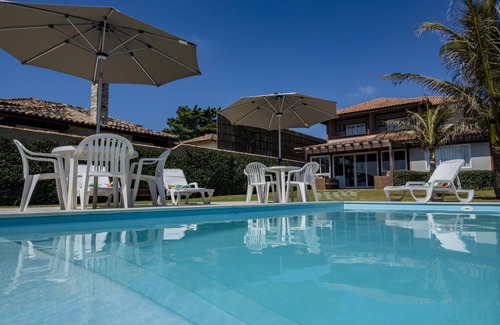 Praia Rasa House | House with pool and foot in the sand