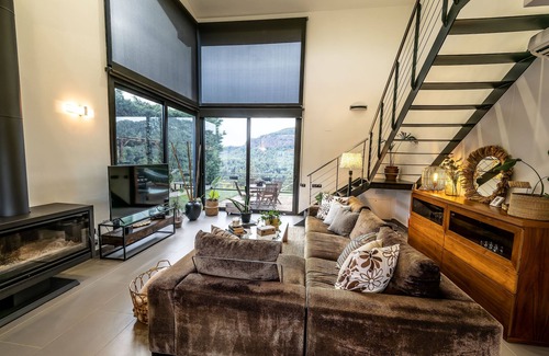 Vacarisses Ski Chalet | House with pool and spectacular views of Montserrat 25 minutes from Barcelona