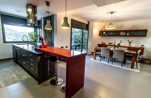 Vacarisses Ski Chalet | House with pool and spectacular views of Montserrat 25 minutes from Barcelona