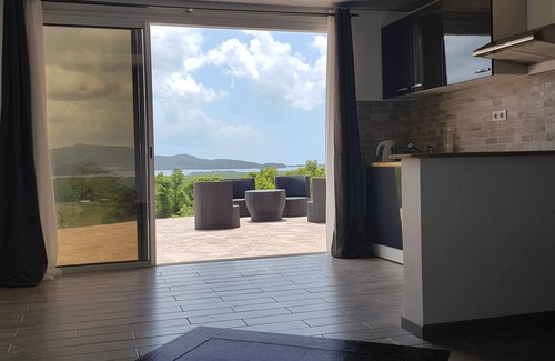 Ducos House | House with pool and garden and superb view of the Bay of Fort-de-France
