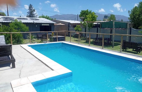 Lujan de Cuyo House | HOUSE WITH POOL (with view to the mountain range)
