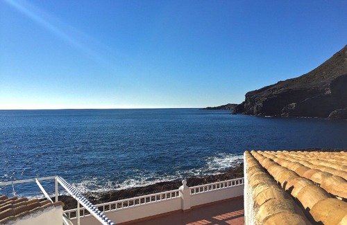 Cala Reona House | House with private terrace, pool and garden. BBQ, wifi, heated at 50m beach