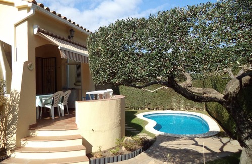 L'Escala House | House with private pool for 5 poeple approx 600 m from the beach in L'Escala