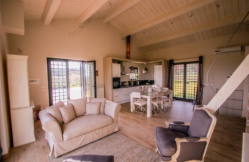 Gradoli Villa | House with private pool, airco & Wi-fi 500m from the Bolsena Lake. Great views!