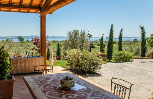 Gradoli Villa | House with private pool, airco & Wi-fi 500m from the Bolsena Lake. Great views!