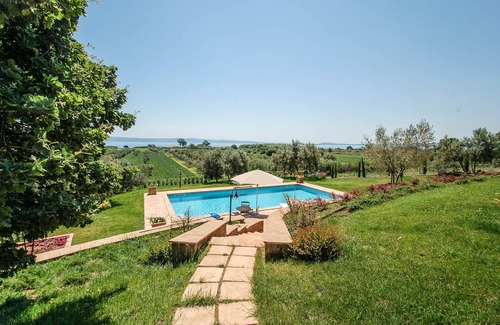 Gradoli Villa | House with private pool, airco & Wi-fi 500m from the Bolsena Lake. Great views!