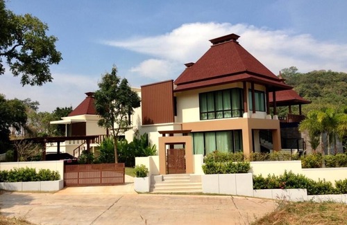 Pranburi House | House with sea view and infinity pool