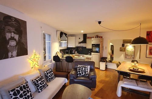 Granville House | House with sea view, 2 steps from Le Hérel beach and town center.