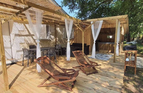 Lacanau Villa | House with SPA in quiet wooded area on 10000m2 between ocean beaches and lake in Lacanau