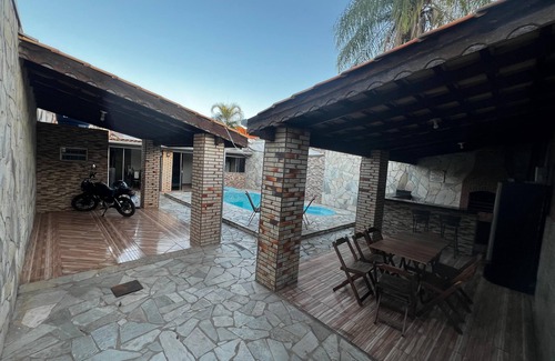 Centro Politico Administrativo House | House with swimming pool and barbecue.