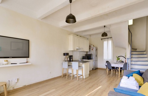 16th Arrondissement House | House with terrace and parking 5 minutes from the beach