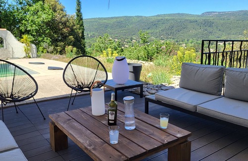 Gareoult House | House with view for 8 people in Provence 30mm from the sea