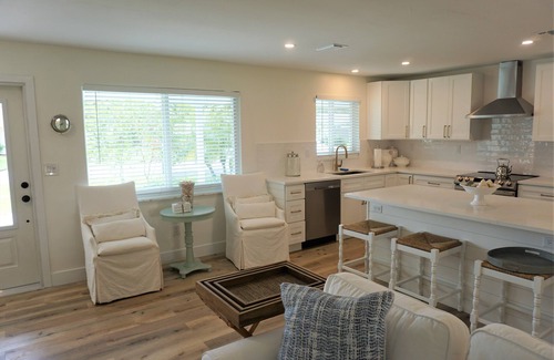Riverside House | House within minutes to the beach, marina's, and famous Jupiter Lighthouse.