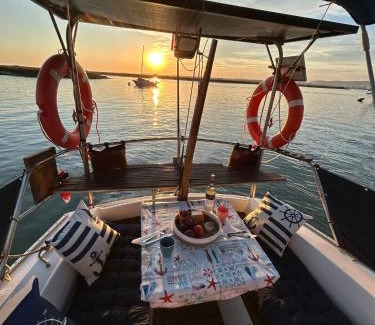 Sao Pedro Boat Rental | Houseboat - Faro in Ria Formosa