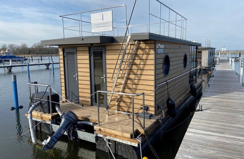 Barth Boat Rental | Houseboat Fjord Capella - Solar boat in Barth