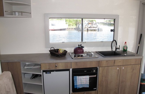 Oberhavel Apartment | Houseboat for 4 guests with 25m² in Hennigsdorf (264894)