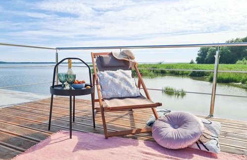 Łazy Boat Rental | Houseboat in Łazy by Lake Jamno and the Sea