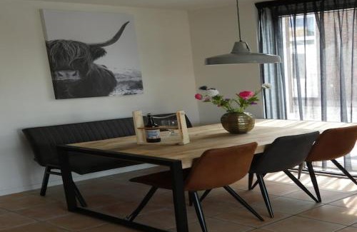 Municipality of Uitgeest House | Houseboat in Waterpark with Private Dock