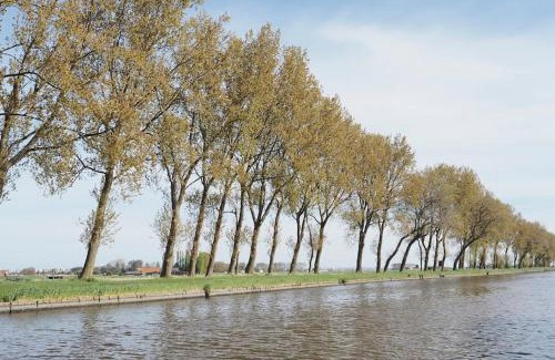 Nieuwpoort Boat Rental | Houseboat Tiny Griffin