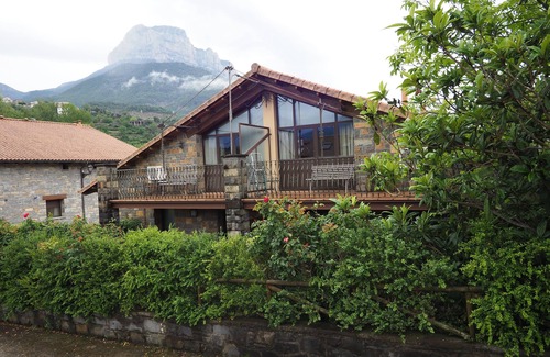 Puertolas House | Houses the Ribera. 4 standard pax