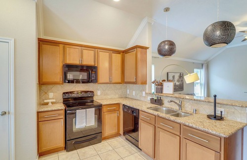 Houston House | Houston Home w/Fenced Yard & Swing Set!