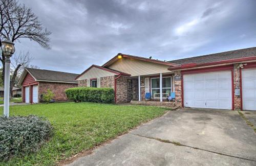North Shore House | Houston Home with Yard and Grill - 9 Mi to Downtown