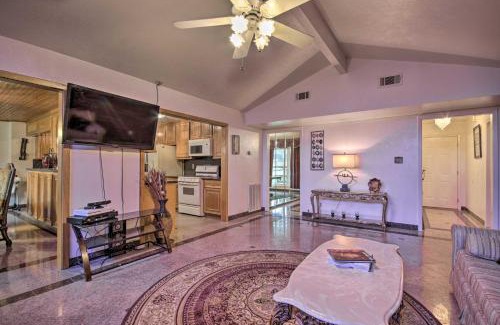 North Shore House | Houston Home with Yard and Grill - 9 Mi to Downtown