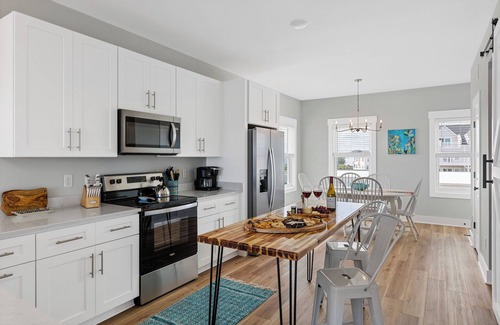 Surf City House | How Y'all Dune -Unit A- Prime Beach Location- Pet Friendly