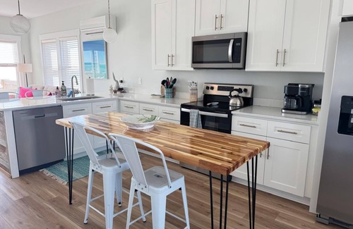 Surf City House | How Y'all Dune -Unit A- Prime Beach Location- Pet Friendly