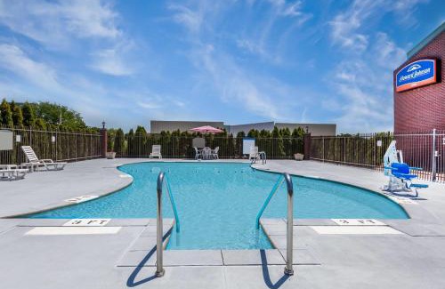 Evansville Hotel | Howard Johnson by Wyndham Evansville East