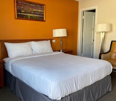 Ridgecrest Hotel | Howard Johnson by Wyndham Ridgecrest, CA