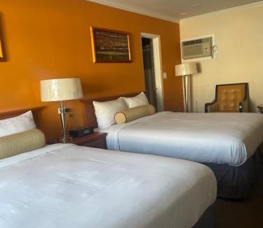 Ridgecrest Hotel | Howard Johnson by Wyndham Ridgecrest, CA