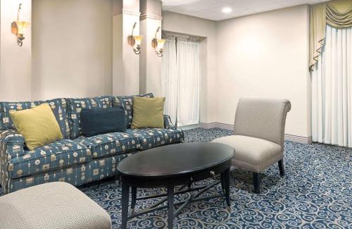 Newburgh Hotel | Howard Johnson by Wyndham Newburgh