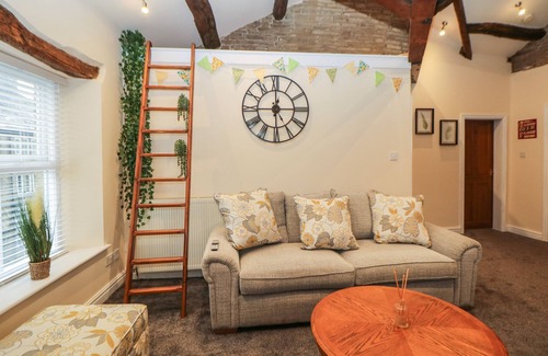 Hayfield Cottage | HOWARD'S HIDEAWAY, pet friendly in Hayfield