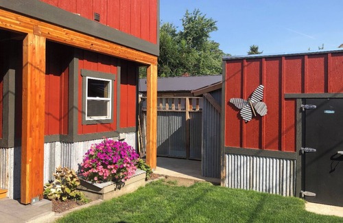 Riggins House | Howard’s Hideaway