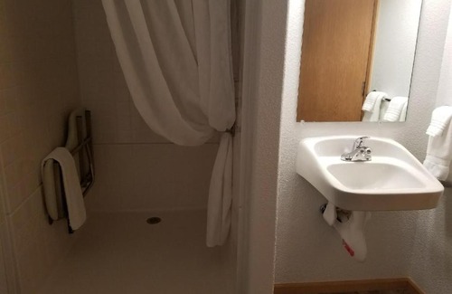 Glendo Hotel | Howard's Motel